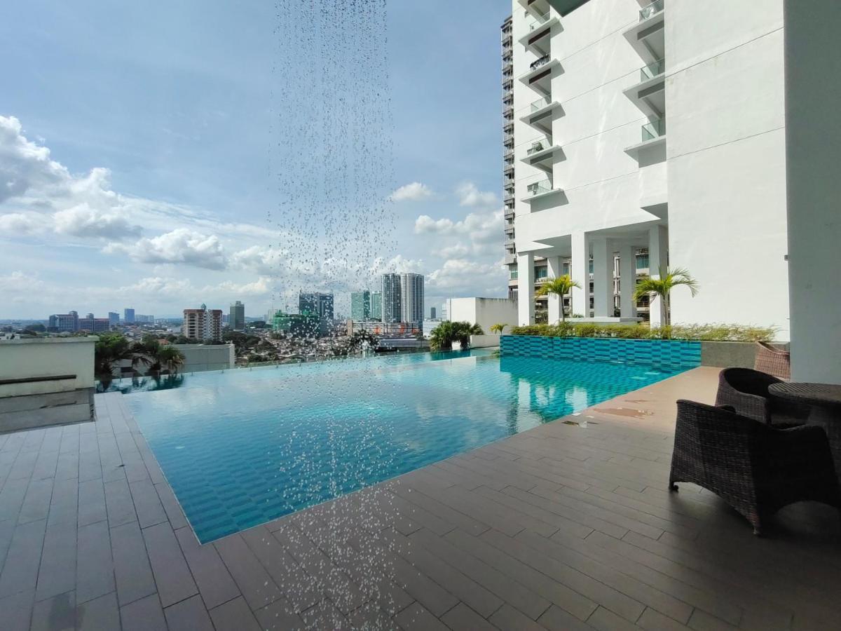 Glex Homes, Pinnacle Tower Johor Bahru Exterior foto